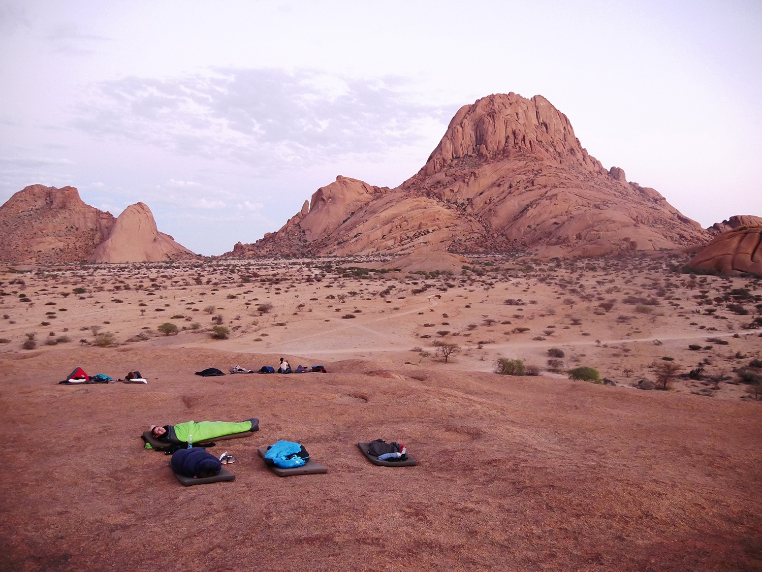 A tough but spectacular camp trip under the Spitzkoppe (Namibia)